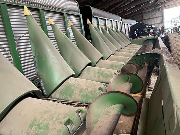 Image of John Deere 616C equipment image 3