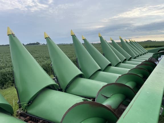 Image of John Deere 616C equipment image 3