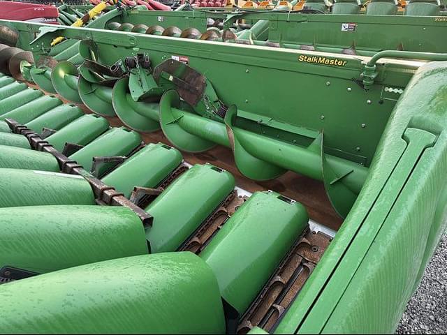 Image of John Deere 618C equipment image 3