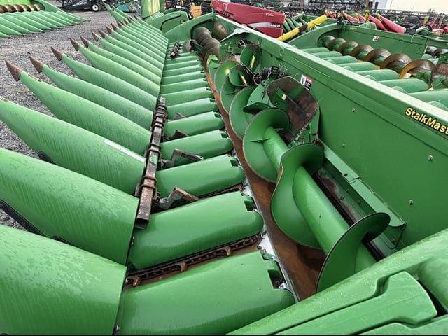 Image of John Deere 618C equipment image 2