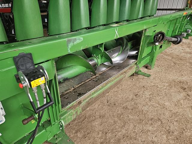 Image of John Deere 618C equipment image 3