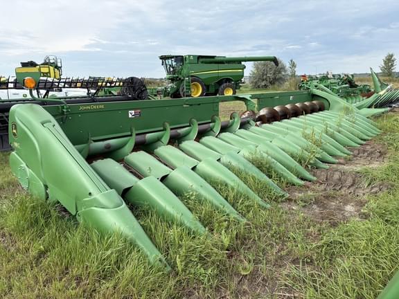 Image of John Deere 618C equipment image 1