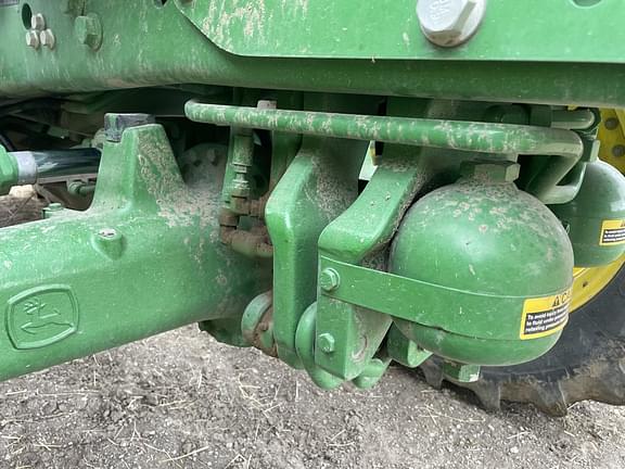 Image of John Deere 6190R equipment image 4