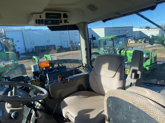 Image of John Deere 6190R equipment image 4