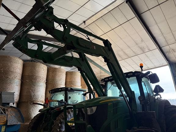 Image of John Deere 6210R equipment image 2
