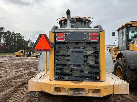 Image of John Deere 624K equipment image 2