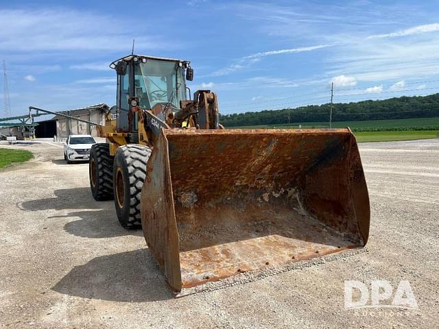 Image of John Deere 624K equipment image 3