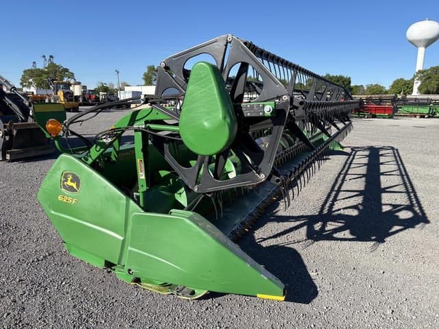 Image of John Deere 625F equipment image 4