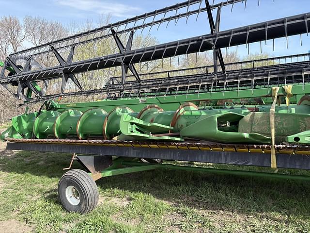 Image of John Deere 630F equipment image 2
