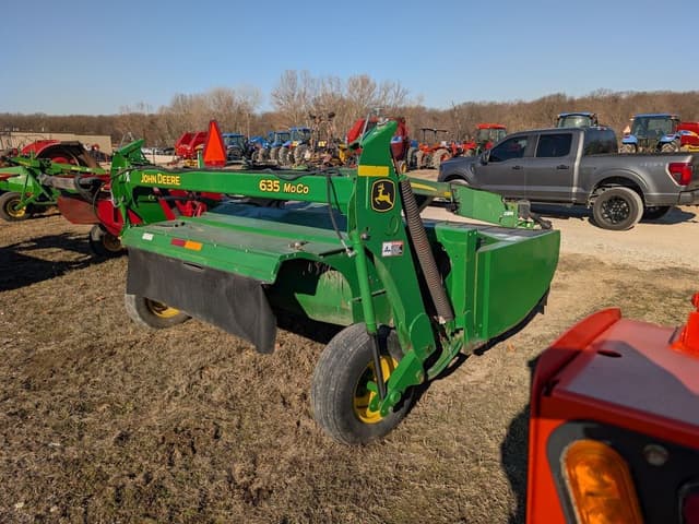 Image of John Deere 635 equipment image 1