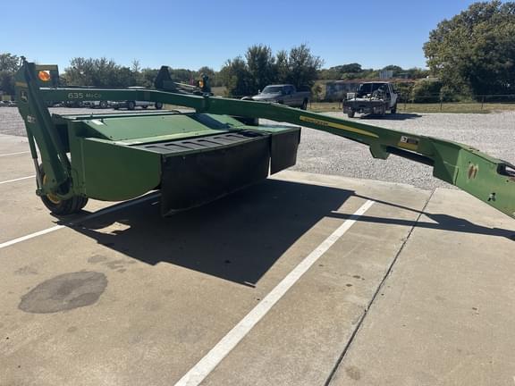 Image of John Deere 635 equipment image 3