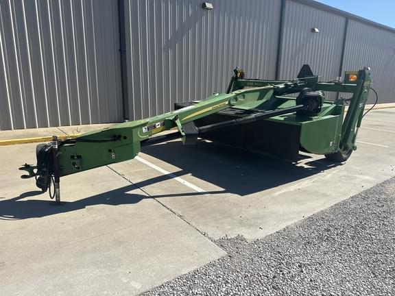 Image of John Deere 635 equipment image 1