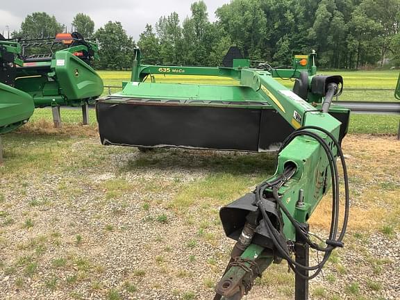 Image of John Deere 635 equipment image 1