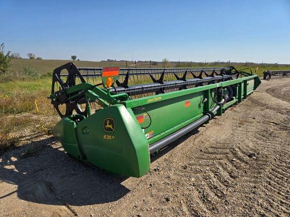 Image of John Deere 635F equipment image 4