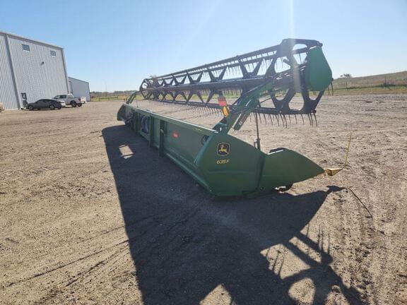 Image of John Deere 635F equipment image 4