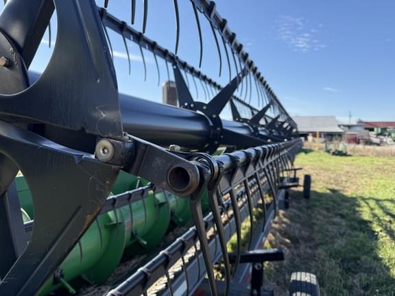 Image of John Deere 635F equipment image 4