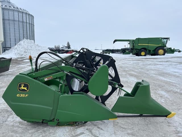 Image of John Deere 635F equipment image 4