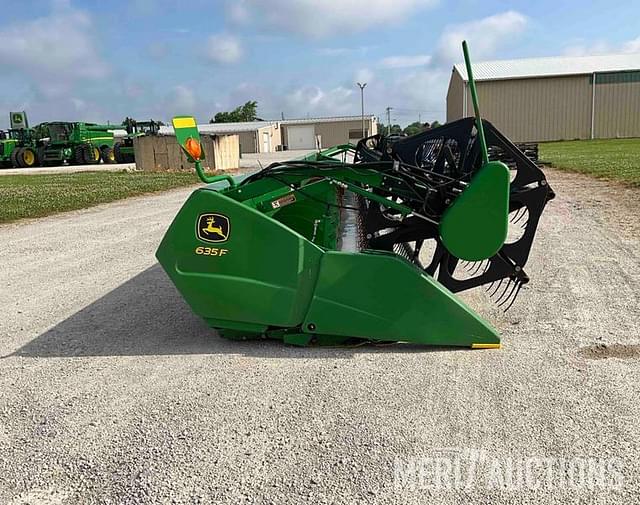 Image of John Deere 635F equipment image 4