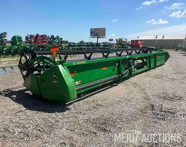 Image of John Deere 635F equipment image 2