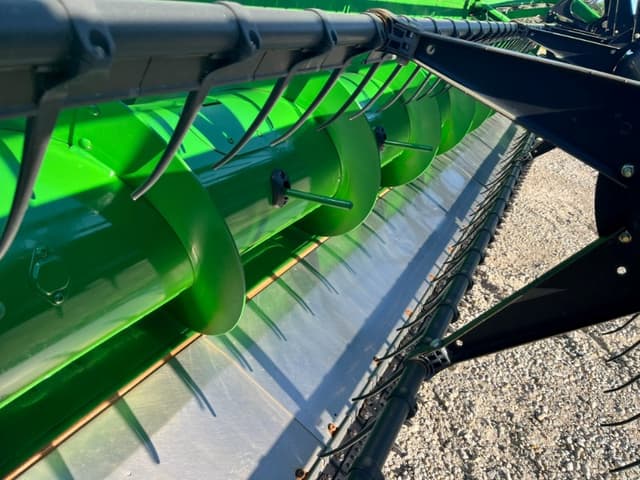 Image of John Deere 635F equipment image 4