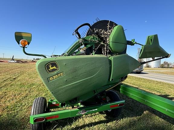 Image of John Deere 635FD equipment image 3