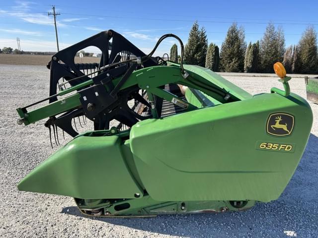 Image of John Deere 635FD equipment image 4