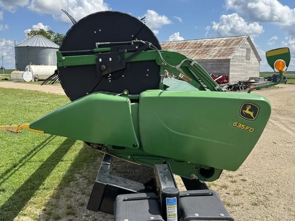 Image of John Deere 635FD equipment image 2