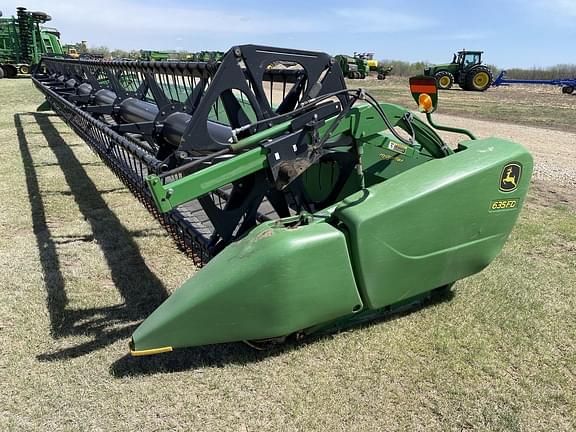 Image of John Deere 635FD equipment image 1