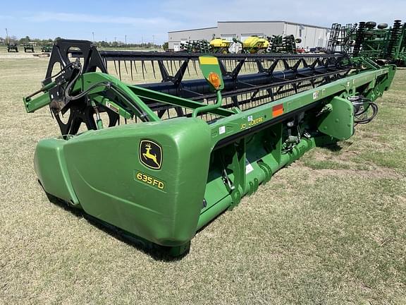 Image of John Deere 635FD equipment image 3