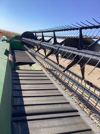 Image of John Deere 635FD equipment image 4