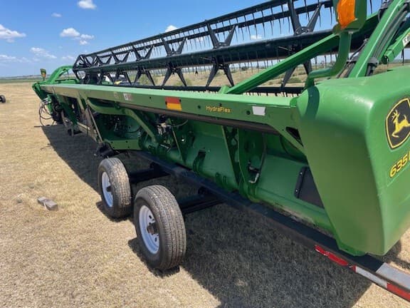 Image of John Deere 635FD equipment image 4