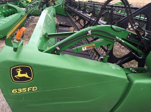 Image of John Deere 635FD equipment image 1