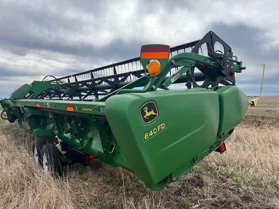 Image of John Deere 640FD equipment image 3