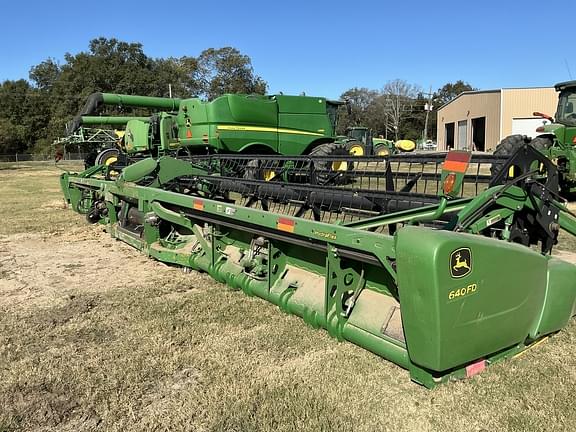 Image of John Deere 640FD equipment image 4