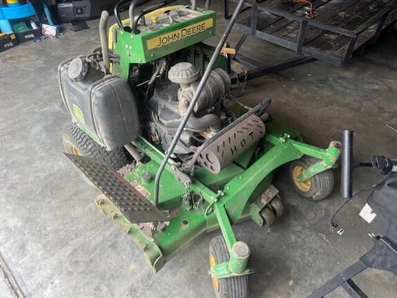 2014 John Deere 652R Equipment Image0