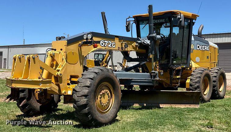 Image of John Deere 672G Primary image