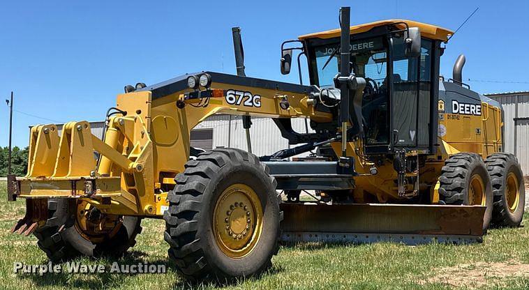 Image of John Deere 672G Primary image