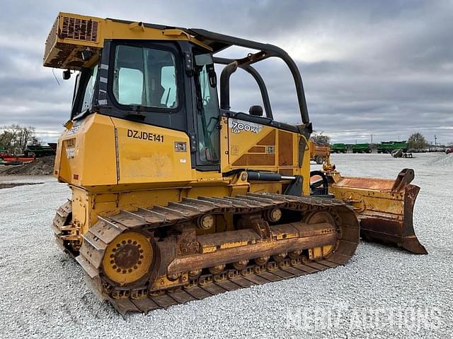 Image of John Deere 700L LGP equipment image 4