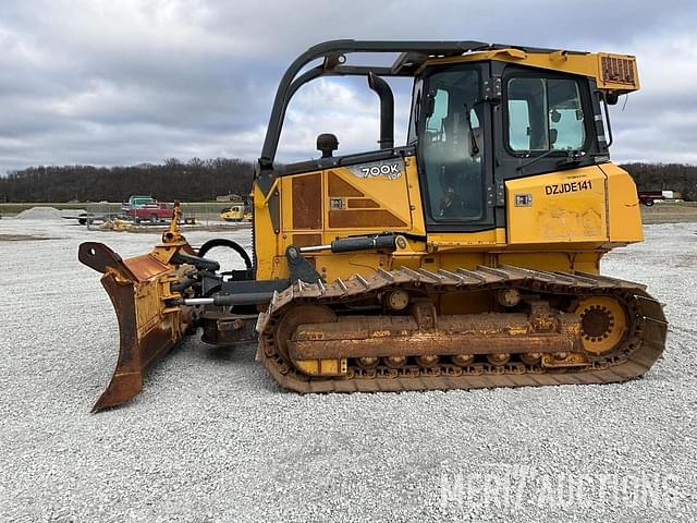 Image of John Deere 700L LGP equipment image 1