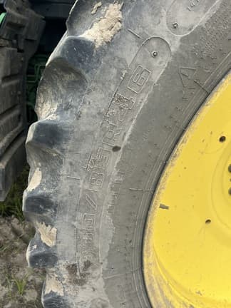 Image of John Deere 7210R equipment image 4