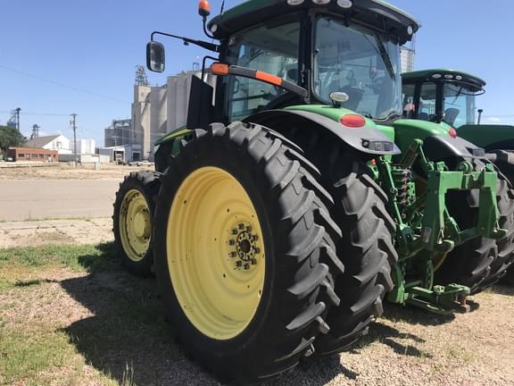 Image of John Deere 7210R equipment image 2