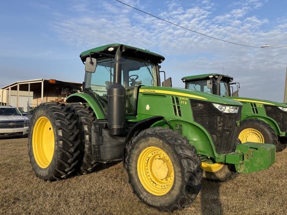 Image of John Deere 7210R equipment image 2