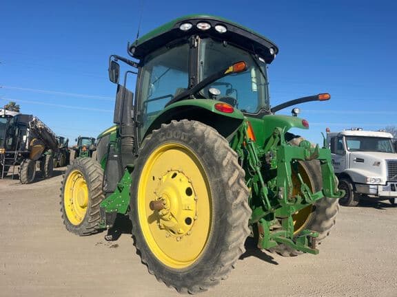 Image of John Deere 7210R equipment image 2