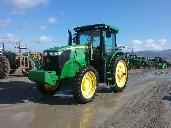 Image of John Deere 7210R equipment image 1