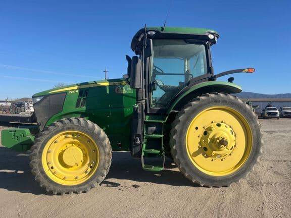 Image of John Deere 7210R equipment image 1