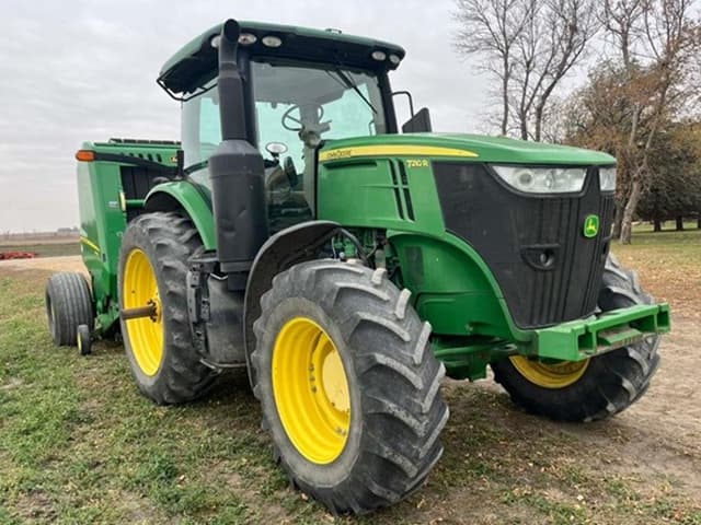 Image of John Deere 7210R equipment image 2