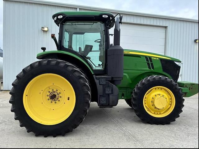 Image of John Deere 7210R equipment image 3