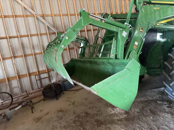 Image of John Deere 7210R equipment image 2