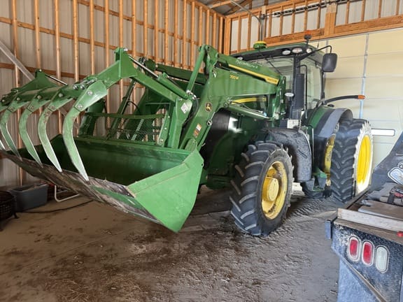 2014 John Deere 7210R Equipment Image0