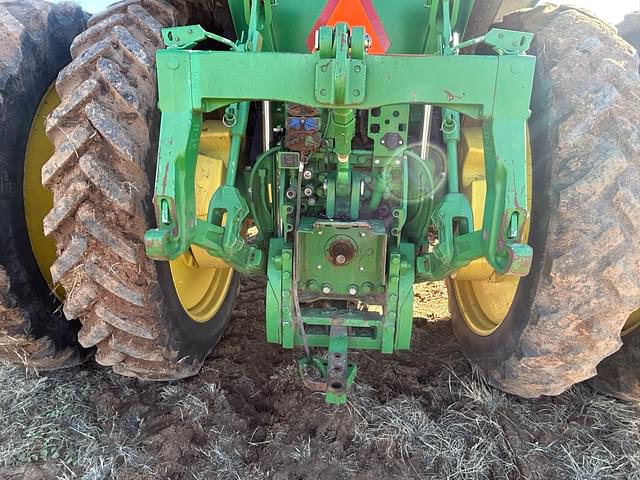 Image of John Deere 7210R equipment image 4